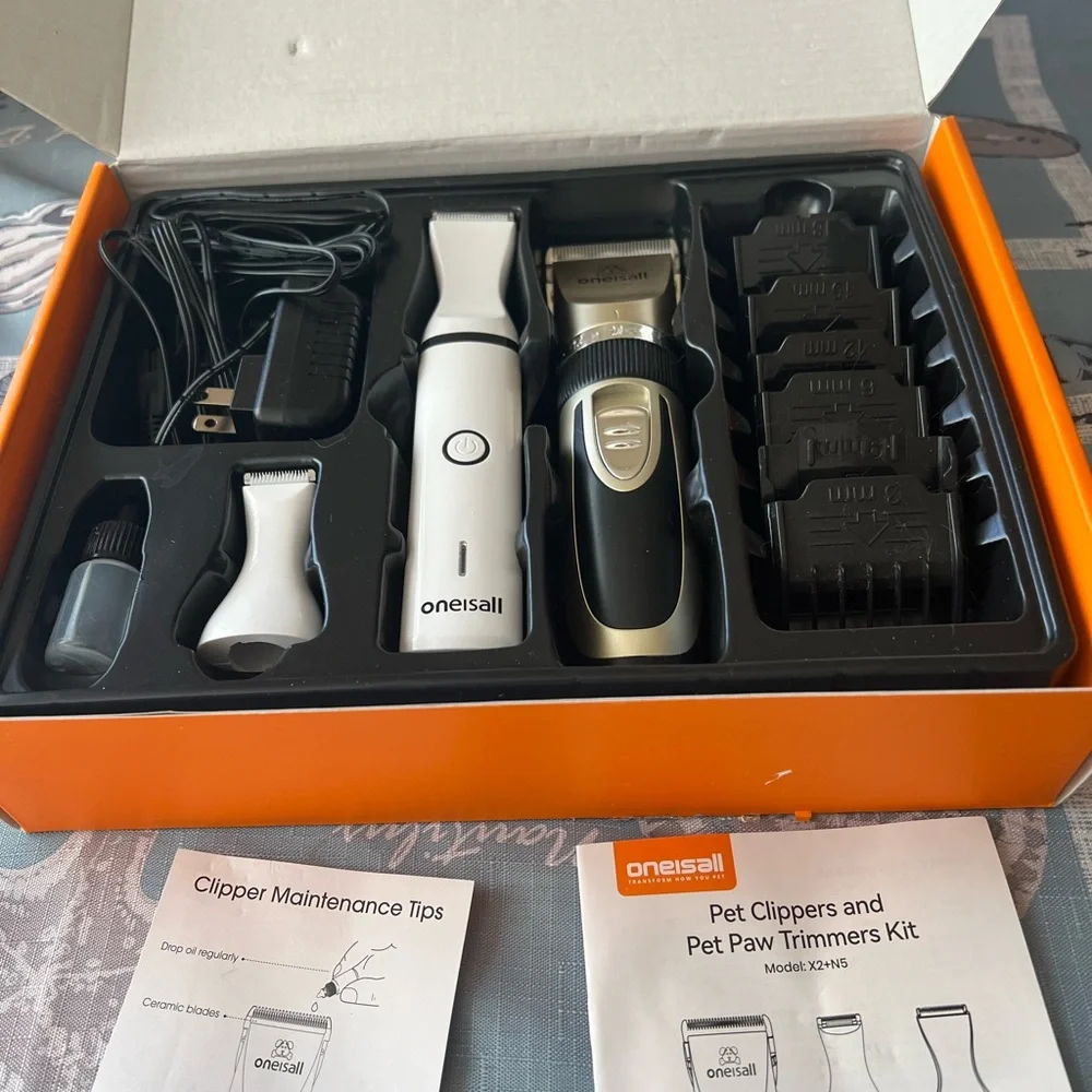 Dog Grooming Clippers Kit - White and Black